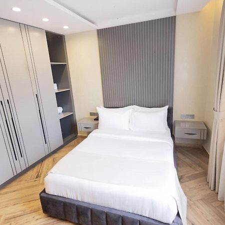 Grik Hotel - Ентебе Екстериор снимка