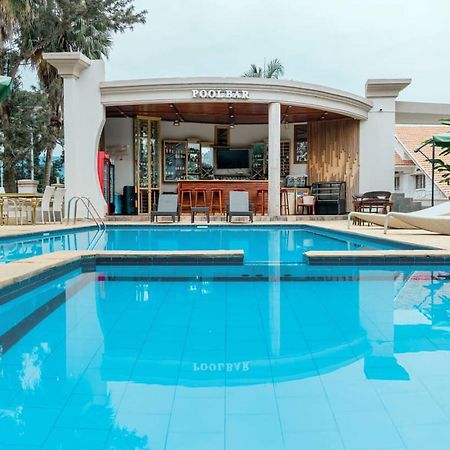 Grik Hotel - Ентебе Екстериор снимка