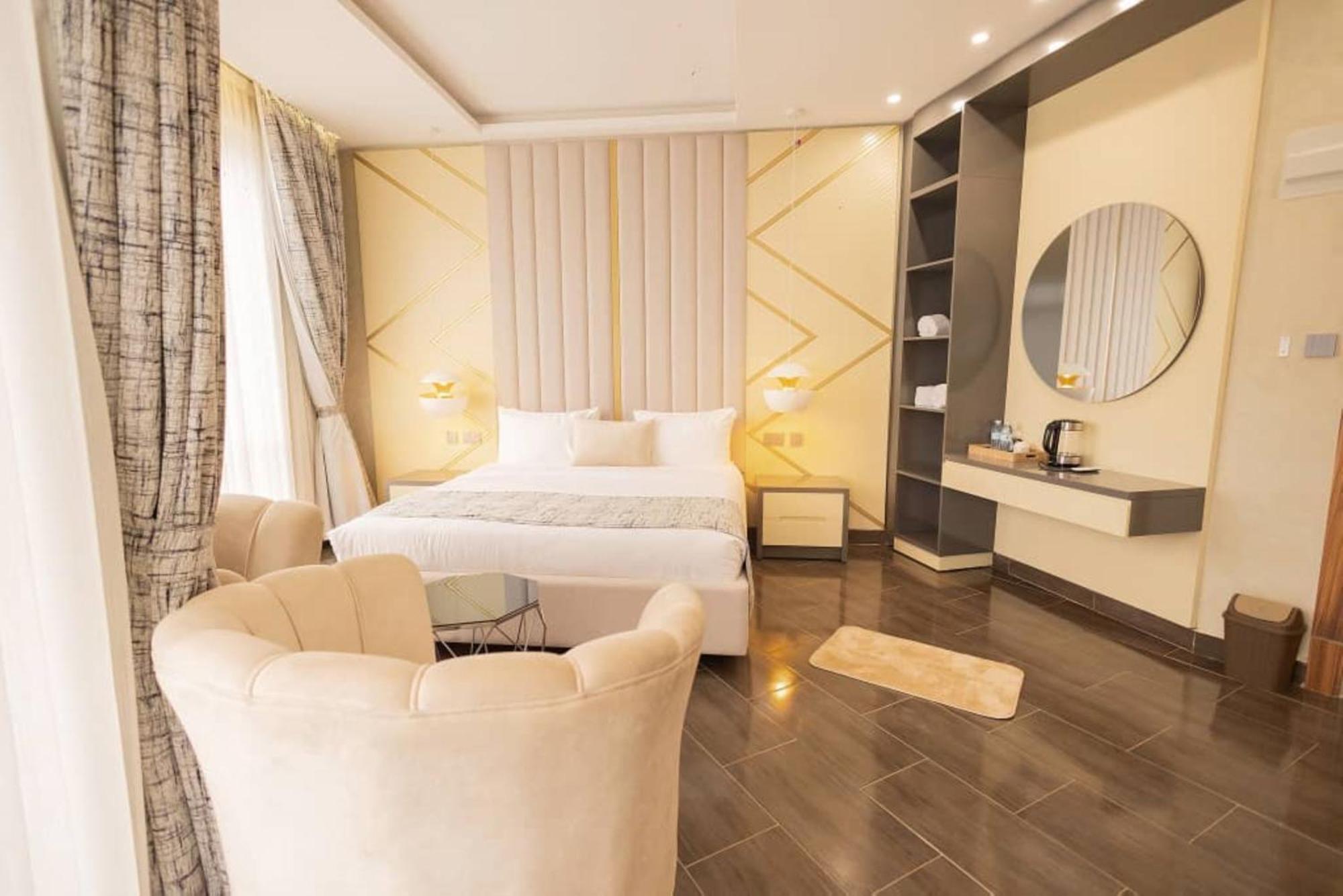 Grik Hotel - Ентебе Екстериор снимка
