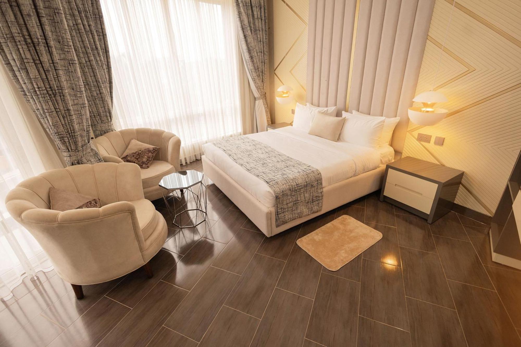Grik Hotel - Ентебе Екстериор снимка