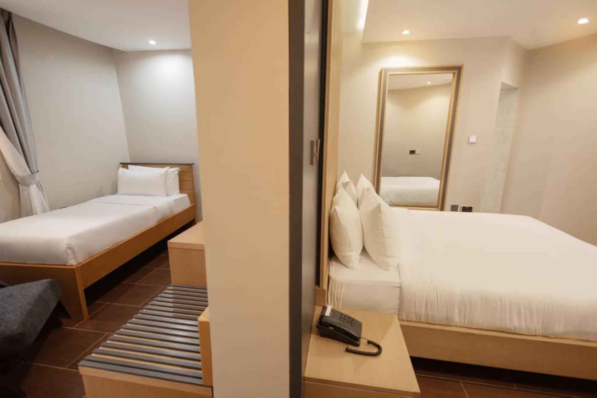 Grik Hotel - Ентебе Екстериор снимка
