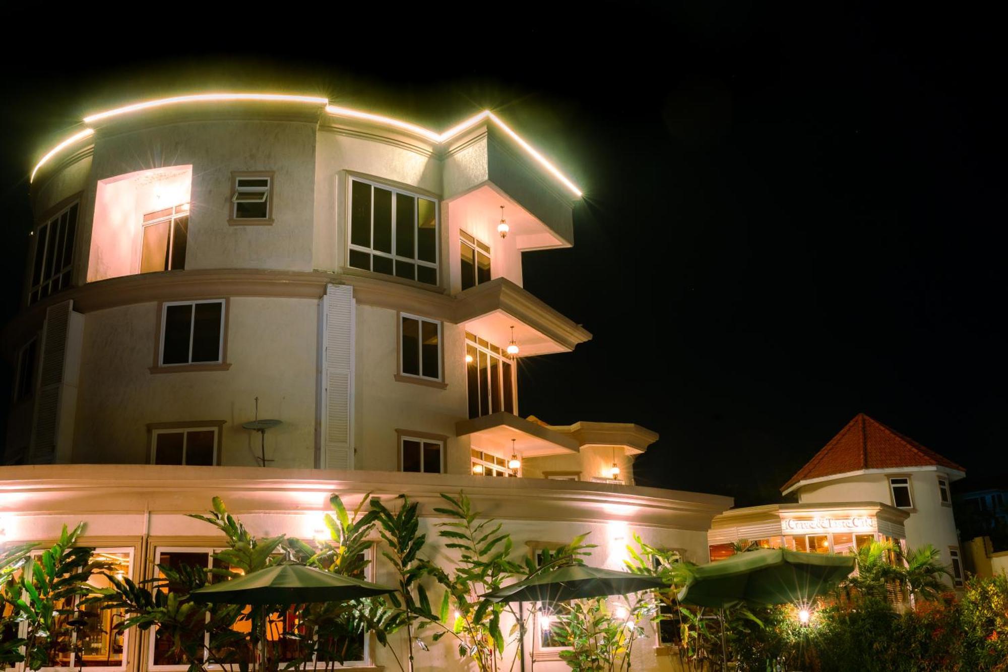 Grik Hotel - Ентебе Екстериор снимка